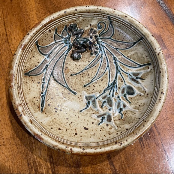 Vintage 2005 gorgeous artist signed studio pottery frog bowl - Picture 5 of 9